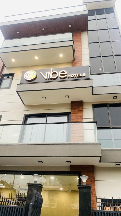 נוידה Vibe Hotel מראה חיצוני תמונה
